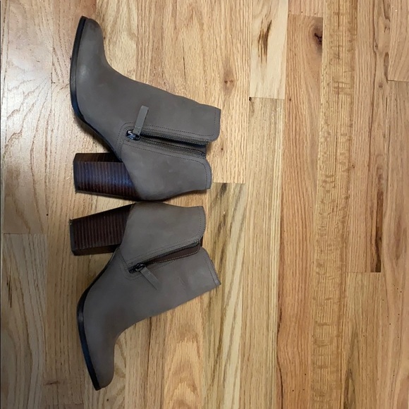 Aldo Emely Ankle Boot. Like New - Picture 4 of 6
